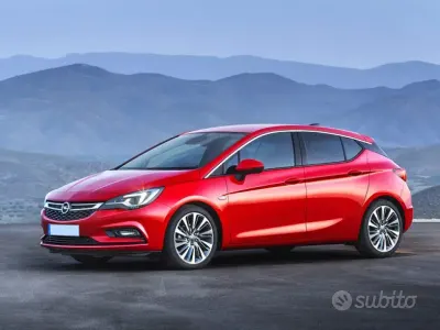 Usata Opel Astra Innovation 110 CV (80 kW) 2018 Bianco Berlina