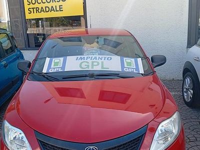 Usata Lancia Ypsilon Gold 69 CV (50 kW) 2018 Rosso Utilitaria
