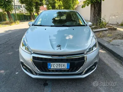 Usata Peugeot 208 Allure 75 CV (55 kW) 2016 Grigio Utilitaria