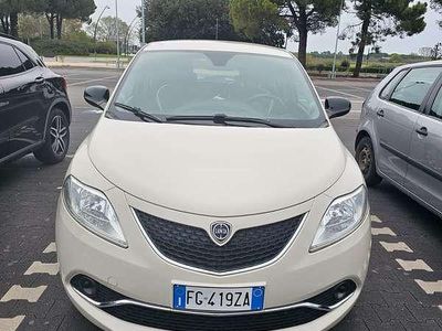 Usata Lancia Ypsilon Gold 69 CV (50 kW) 2017 Utilitaria