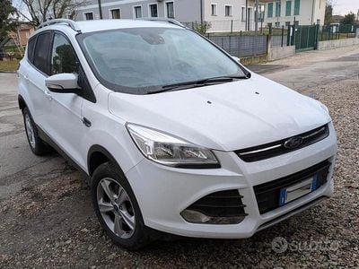 Usata Ford Kuga 150 CV (110 kW) 2016 Bianco SUV