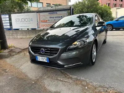 Usata Volvo V40 115 CV (84 kW) 2013 Grigio Berlina