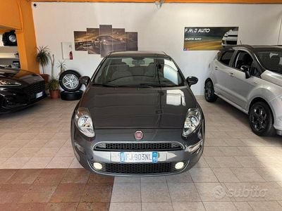 Usata Fiat Punto Lounge 69 CV (50 kW) 2017 Grigio Utilitaria