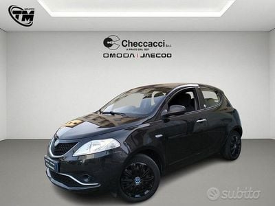 Usata Lancia Ypsilon Platinum 69 CV (50 kW) 2016 Nero Utilitaria