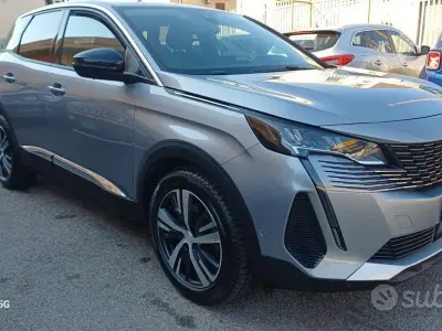 Usata Peugeot 3008 Allure 131 CV (96 kW) 2023 Grigio SUV