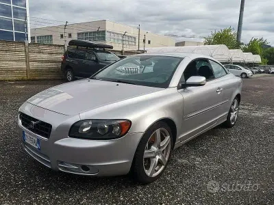 Occasion Volvo C70 Momentum 220 ch (161 kW) 2006 Gris Cabriolet