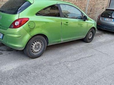 Usata Opel Corsa Enjoy 75 CV (55 kW) 2010 Verde Utilitaria