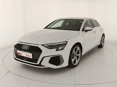 Usata Audi A3 S-Line 150 CV (110 kW) 2023 2y bianco ghiacciaio metallizzato Berlina