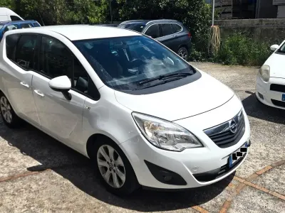 Usata Opel Meriva 110 CV (80 kW) 2012 Bianco Monovolume