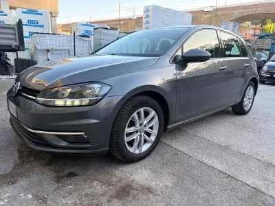 Usata VW Golf VII Trendline 110 CV (80 kW) 2017 Grigio Berlina
