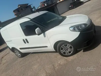 Usata Fiat Doblò 105 CV (77 kW) 2016 Bianco Monovolume