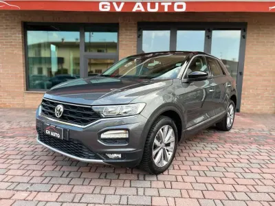 Usata VW T-Roc Style 116 CV (85 kW) 2018 Indium grey SUV