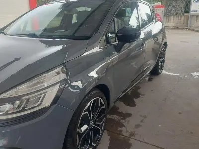 Usata Renault Clio IV Intens 90 CV (66 kW) 2019 Grigio Berlina