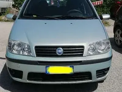 Gebraucht Fiat Punto Dynamic 95 PS (69 kW) 2004 Grün Kleinwagen
