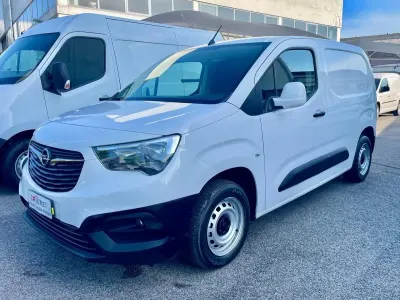 Usata Opel Combo 101 CV (74 kW) 2021 Bianco Monovolume
