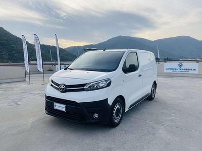 Begagnad Toyota Proace 116 HK (85 kW) 2017 Vit Minibuss
