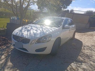 Usata Volvo V60 163 CV (119 kW) 2011 Bianco Station wagon
