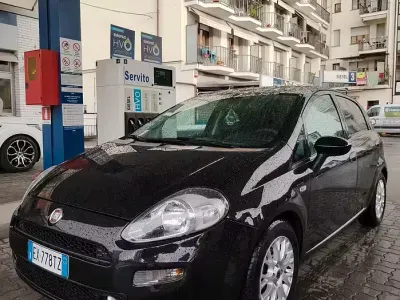 Usata Fiat Grande Punto 75 CV (55 kW) 2014 Nero Utilitaria
