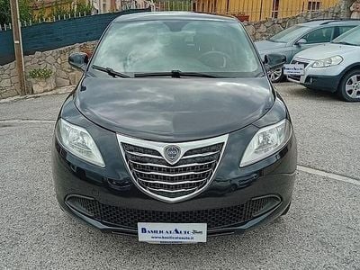 Usata Lancia Ypsilon 69 CV (50 kW) 2015 Nero Utilitaria
