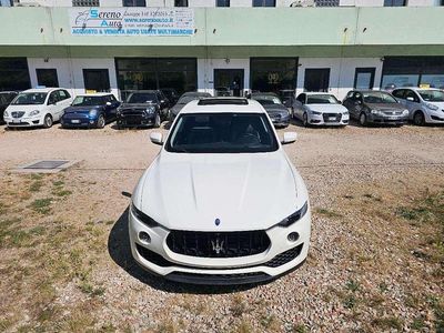 Usata Maserati Levante GranLusso 250 CV (183 kW) 2018 Bianco SUV