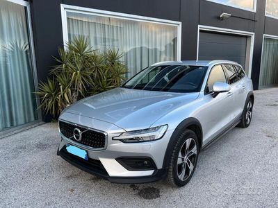 usata Volvo V60 CC D4 190cv AWD business plus