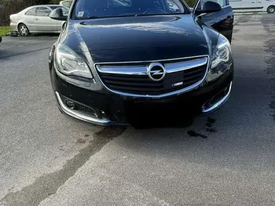 Usata Opel Insignia Cosmo 140 CV (102 kW) 2015 Station wagon