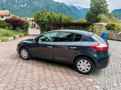 Usata Renault Mégane III 110 CV (80 kW) 2012 Grigio Berlina