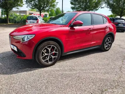 Begagnad Alfa Romeo Stelvio 209 HK (153 kW) 2018 Röd SUV