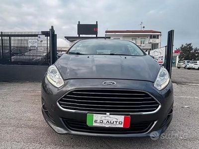 Usata Ford Fiesta Titanium 75 CV (55 kW) 2017 Grigio Berlina
