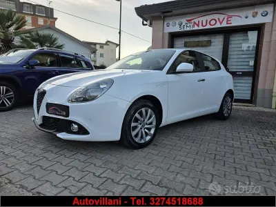 Usata Alfa Romeo Giulietta Super 120 CV (88 kW) 2018 Bianco Utilitaria