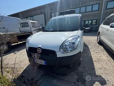 Begagnad Fiat Doblò 105 HK (77 kW) 2011 Vit Minibuss