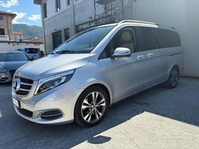 Mercedes V220