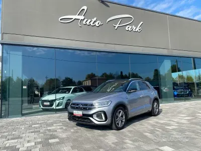 Usata VW T-Roc R-line 110 CV (80 kW) 2023 Grigio titanio SUV