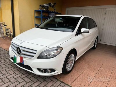 Mercedes B200