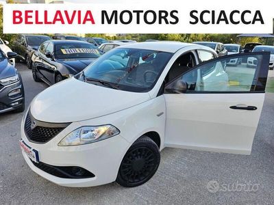 usata Lancia Ypsilon 1.0 Hybrid Ecochic Gold