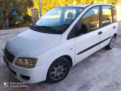 Begagnad Fiat Multipla 116 HK (85 kW) 2006 Vit Minibuss