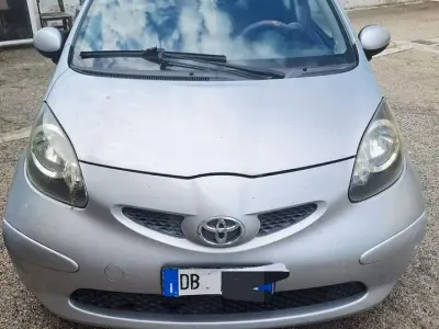 Gebraucht Toyota Aygo 69 PS (50 kW) 2006 Grau Kleinwagen