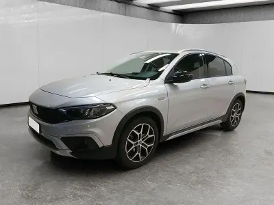 Usata Fiat Tipo Cross 100 CV (73 kW) 2022 Grigio Berlina