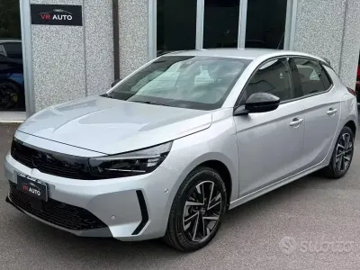 Usata Opel Corsa 101 CV (74 kW) 2025 Argento Utilitaria