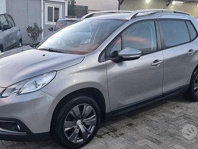 Usata Peugeot 2008 Access 92 CV (67 kW) 2015 Grigio SUV
