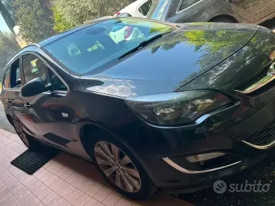 Usata Opel Astra 90 CV (66 kW) 2014 Station wagon