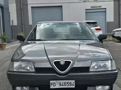 Usata Alfa Romeo 164 145 CV (106 kW) 1989 Grigio Berlina