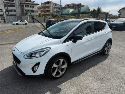 Usata Ford Fiesta Active 86 CV (63 kW) 2019 Bianco Utilitaria