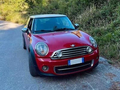 Usata Mini Cooper D 111 CV (81 kW) 2011 Rosso Utilitaria