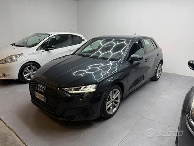 Usado Audi A3 150 CV (110 kW) 2021 Gris Berlina