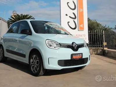 Usata Renault Twingo Equilibre 30 kW (42 CV) 2023 Blu Utilitaria