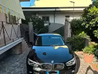 Usata BMW 116 Sport Line 116 CV (85 kW) 2016 Nero Utilitaria