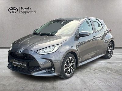 Usata Toyota Yaris Hybrid Trend 116 CV (85 kW) 2022 Grigio Berlina