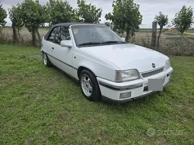 Usata Opel Kadett 75 CV (55 kW) 1992 Bianco Cabrio