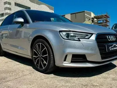 Usata Audi A3 Sport 116 CV (85 kW) 2018 Argento Berlina